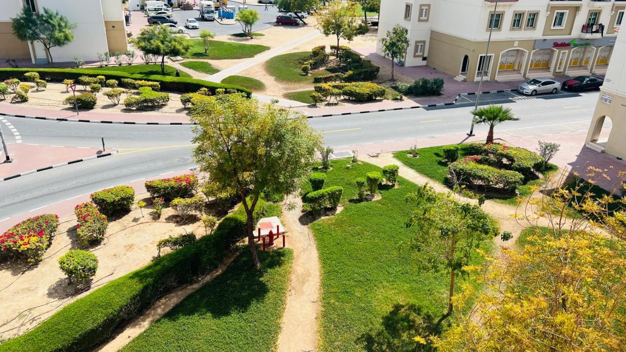 Newly Furnished Cozy One Bed Room Apartment 2 Bathroom City View Dubai Exteriör bild