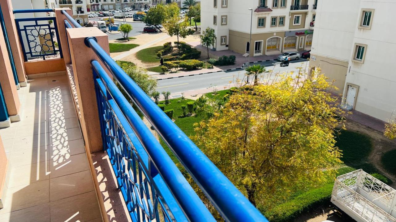 Newly Furnished Cozy One Bed Room Apartment 2 Bathroom City View Dubai Exteriör bild