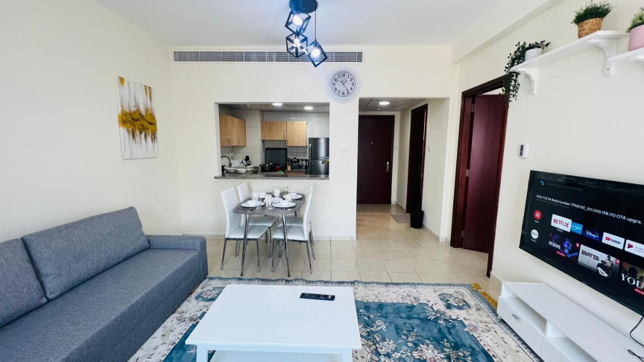 Newly Furnished Cozy One Bed Room Apartment 2 Bathroom City View Dubai Exteriör bild