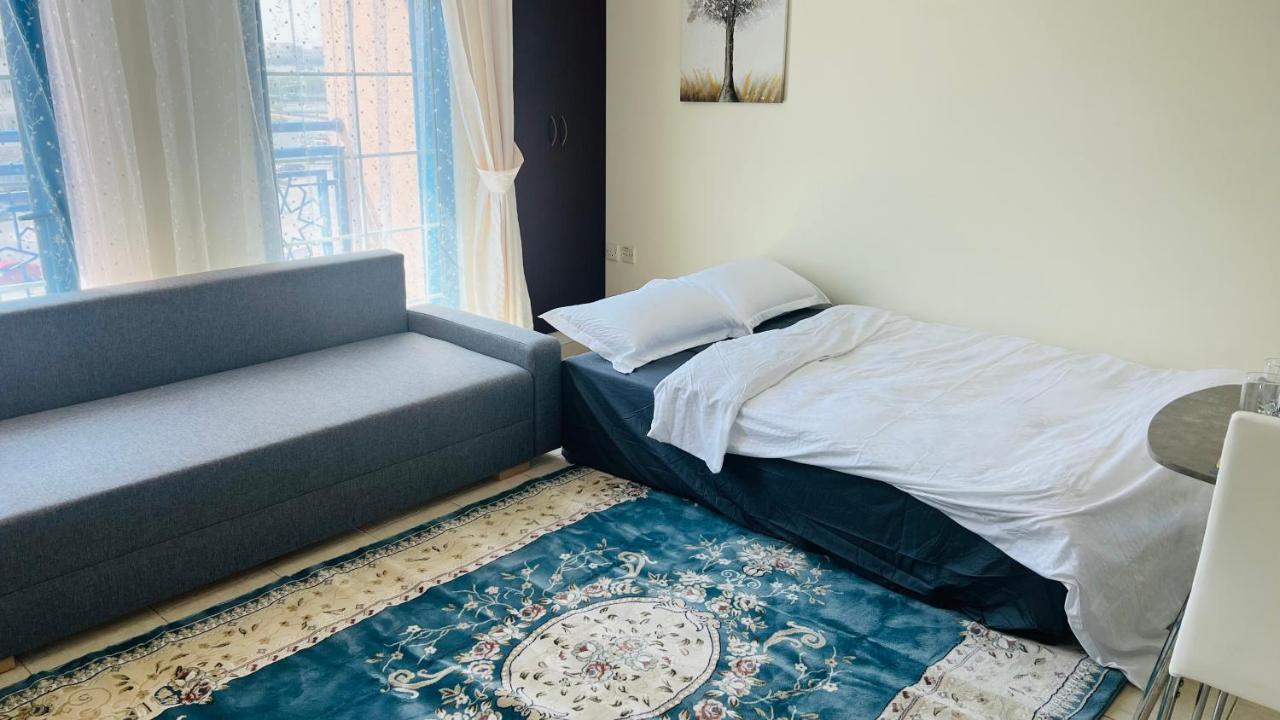 Newly Furnished Cozy One Bed Room Apartment 2 Bathroom City View Dubai Exteriör bild