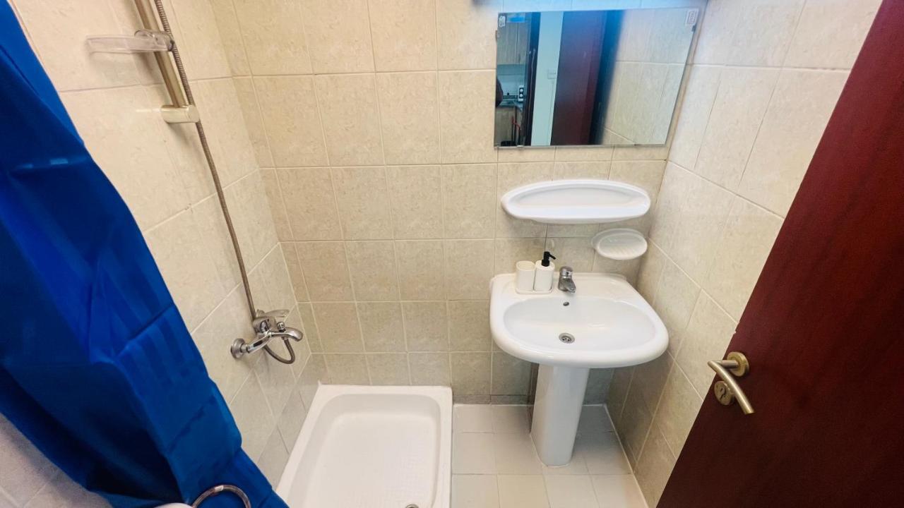Newly Furnished Cozy One Bed Room Apartment 2 Bathroom City View Dubai Exteriör bild